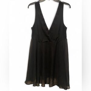 Xl Black sheer V-neck top w/embroidered neckline